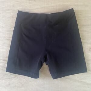 Ebb & Flow Women’s Legging Shorts in Black Size Small